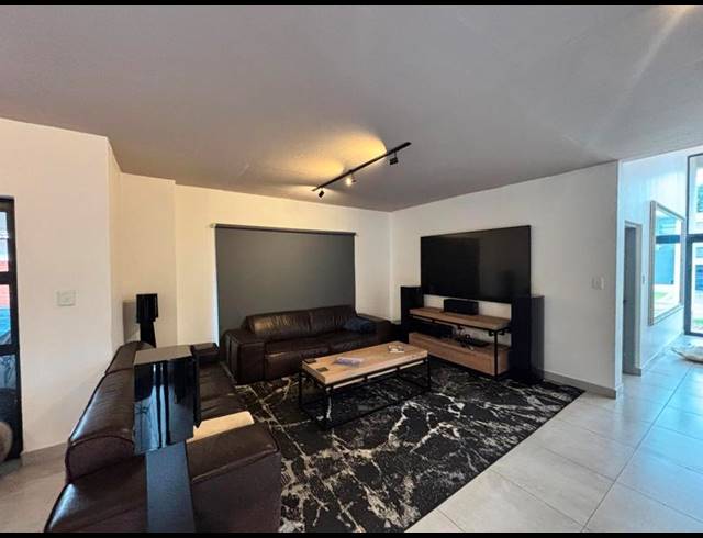 4 BEDROOM HOUSE FOR SALE IN SIX FOUNTAINS RESIDENTIAL ESTATE